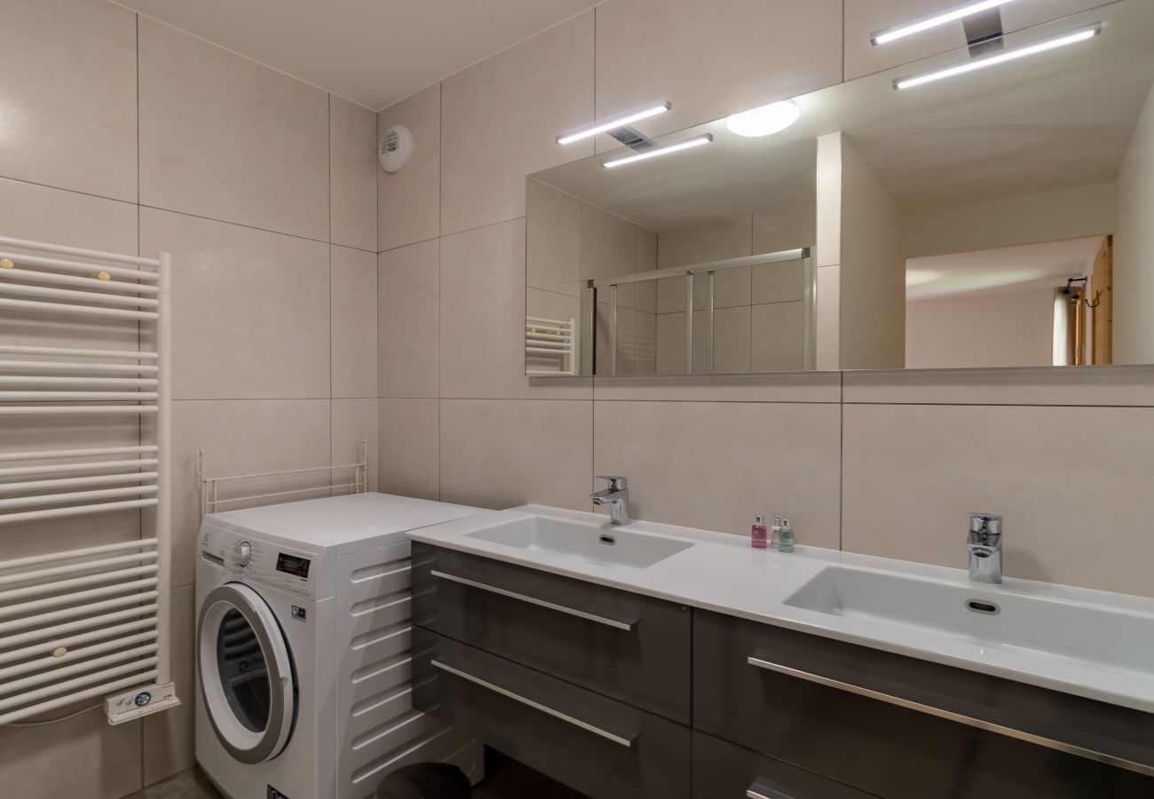 Appartement à Les Gets - Ski in Ski out - 2 ensuite Rooms | 4 ppl | -Django