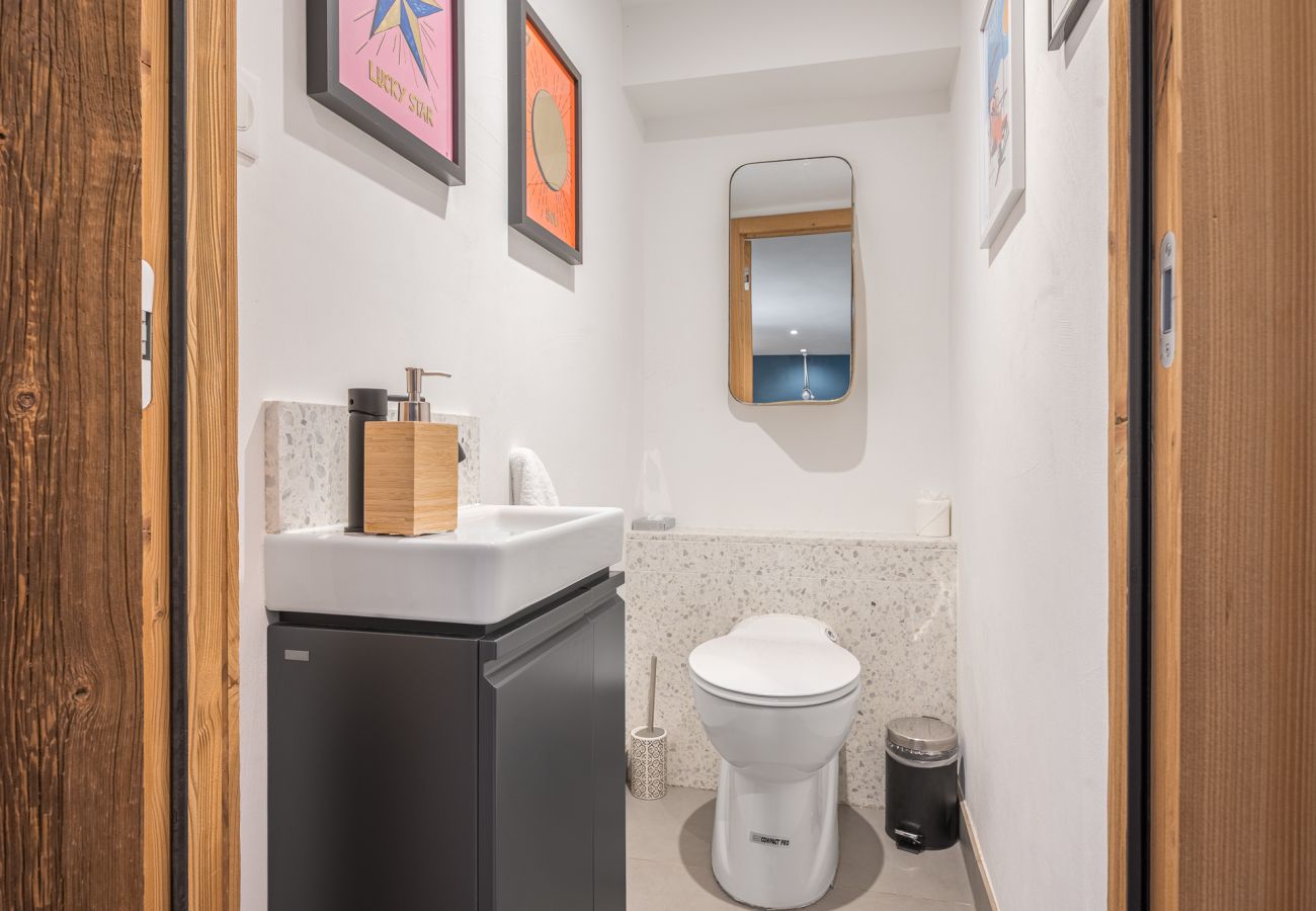 Chalet à Les Gets - Hot tub - Sauna - Minibus - Homely | 11+3 ppl | Ferme Liberte