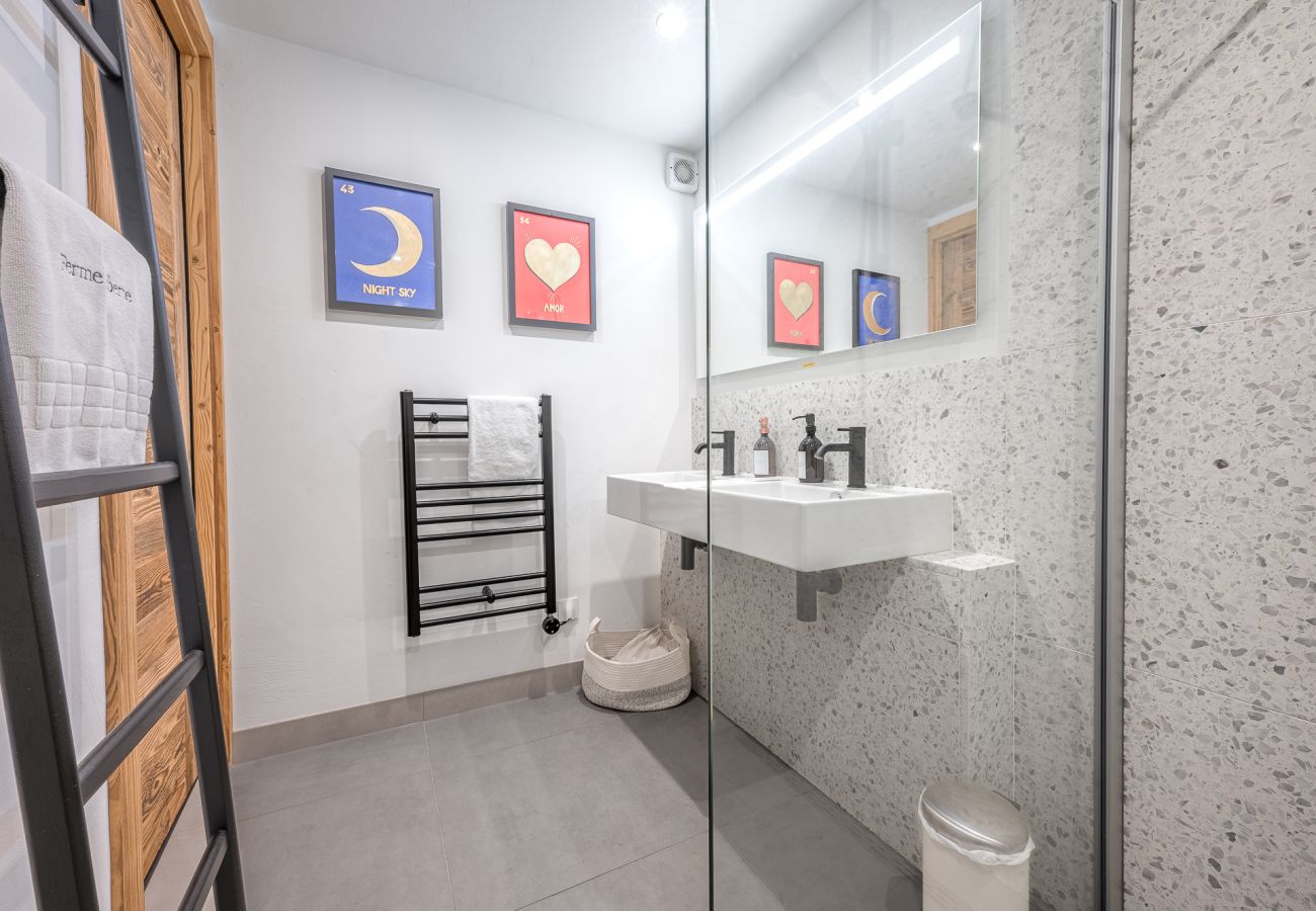 Chalet à Les Gets - Hot tub - Sauna - Minibus - Homely | 11+3 ppl | Ferme Liberte