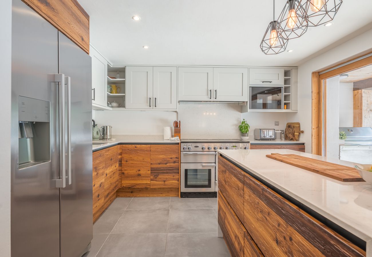 Chalet à Les Gets - Hot tub - Sauna - Minibus - Homely | 11+3 ppl | Ferme Liberte