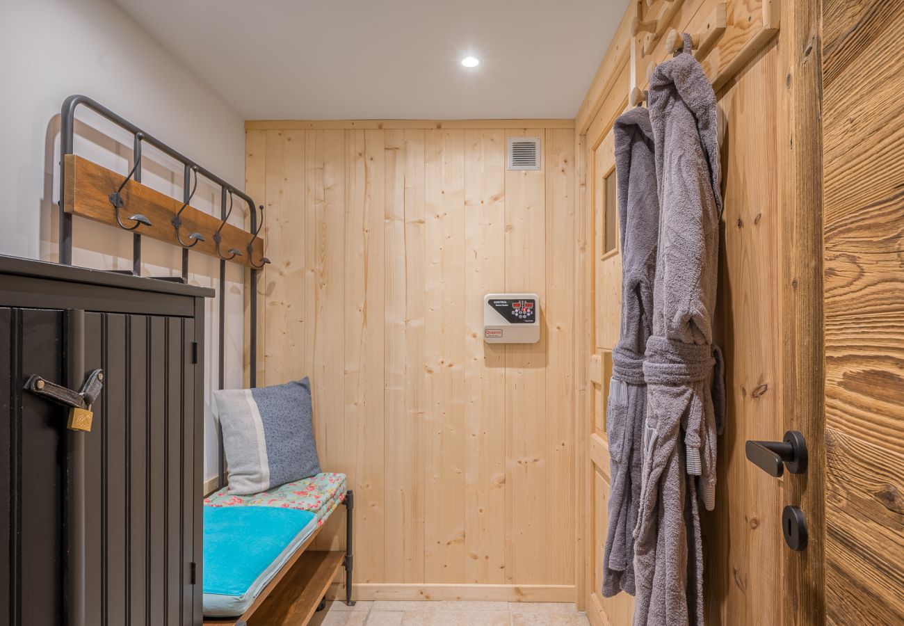 Chalet à Les Gets - Hot tub - Sauna - Minibus - Homely | 11+3 ppl | Ferme Liberte