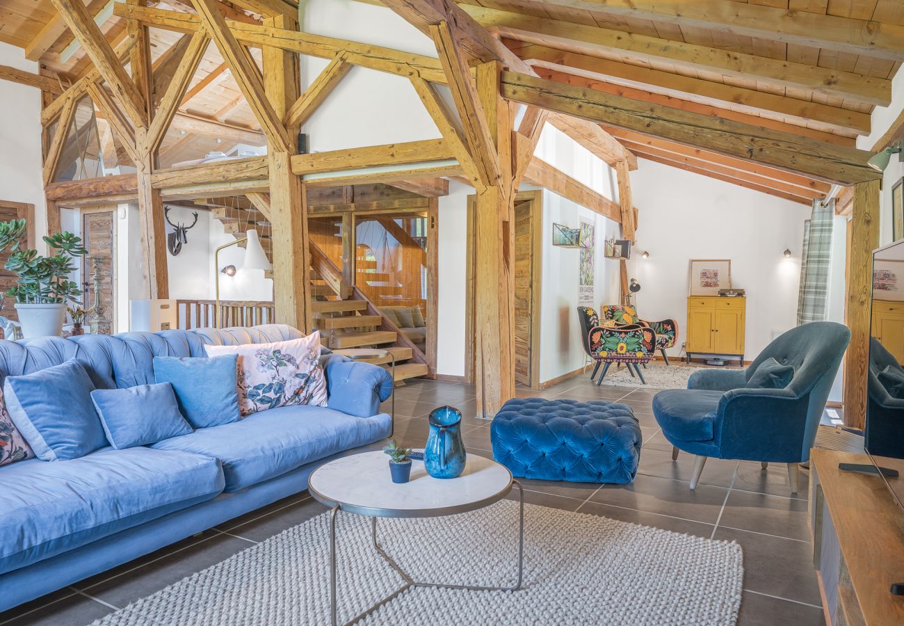 Chalet à Les Gets - Hot tub - Sauna - Minibus - Homely | 11+3 ppl | Ferme Liberte