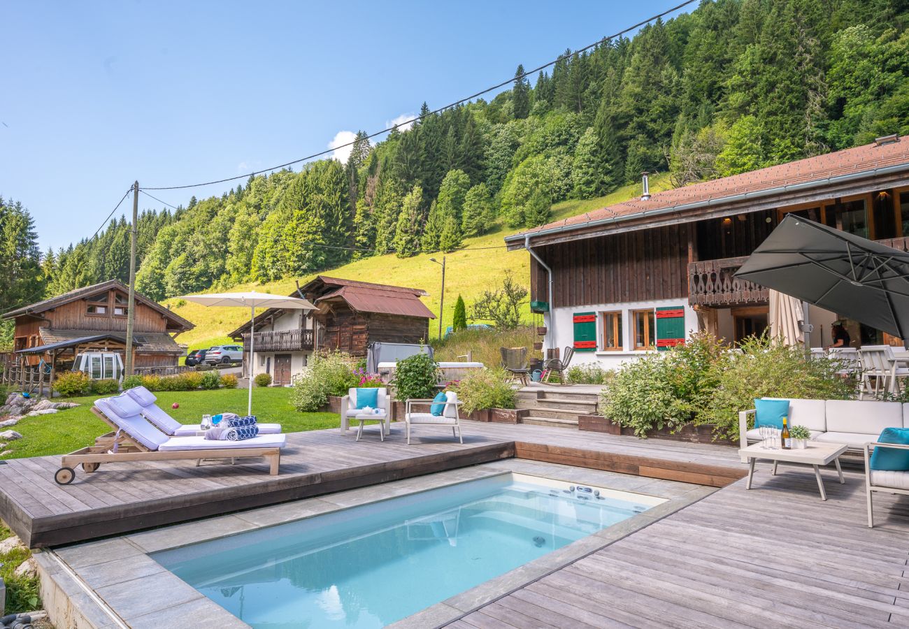 Chalet à Les Gets - Hot tub - Sauna - Minibus - Homely | 11+3 ppl | Ferme Liberte