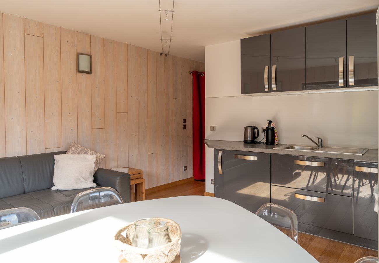 Appartement à Les Gets - EPIC views, Ski in, ski out | 5 ppl | Apart Grizzli 