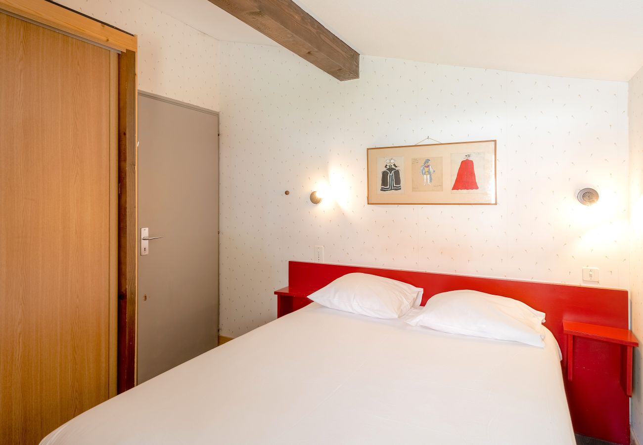 Appartement in Les Gets - Traditional with Pool Access | 5+1 ppl | 6Deniers Apart