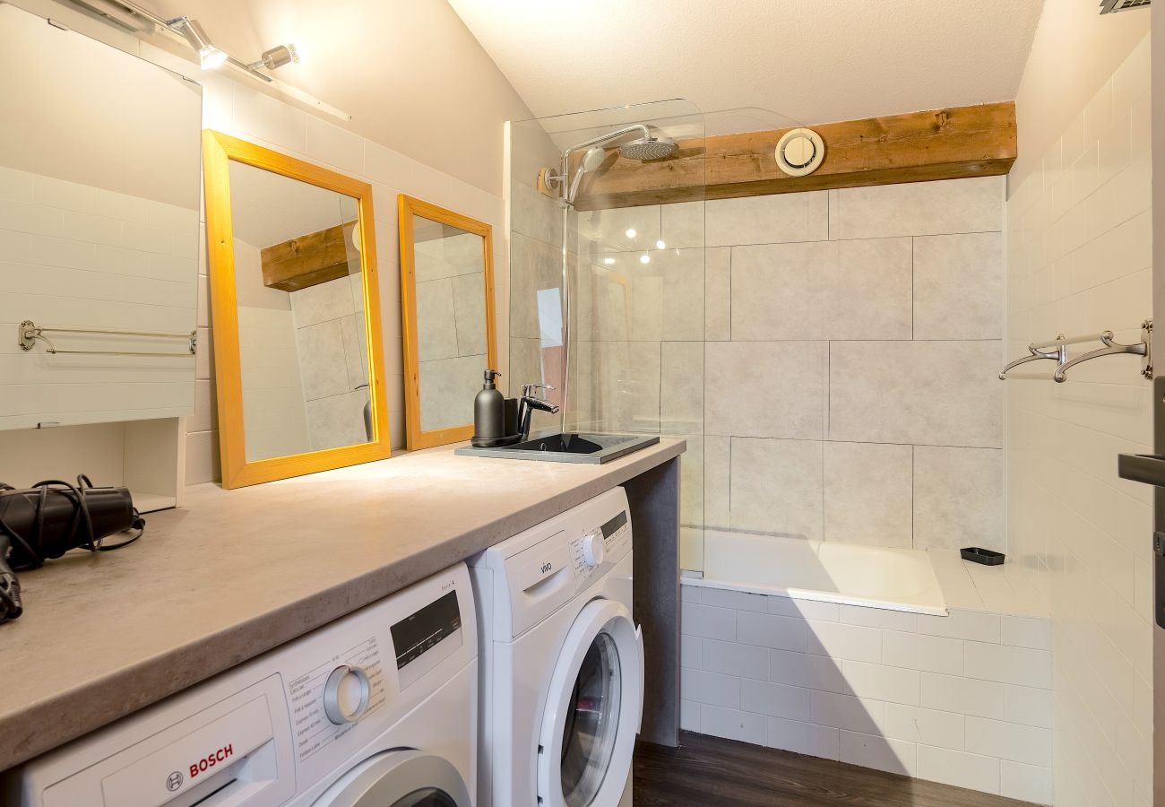 Appartement in Les Gets - Traditional with Pool Access | 5+1 ppl | 6Deniers Apart