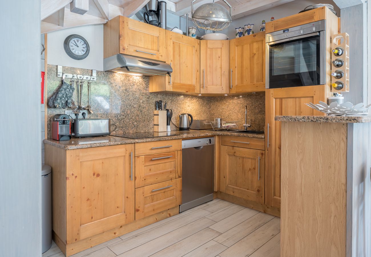 Appartement in Les Gets - Bright + Elegant + Easy walk to the piste | 8ppl | Le Cerf