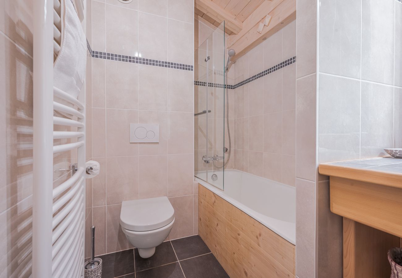 Appartement in Les Gets - Bright + Elegant + Easy walk to the piste | 8ppl | Le Cerf
