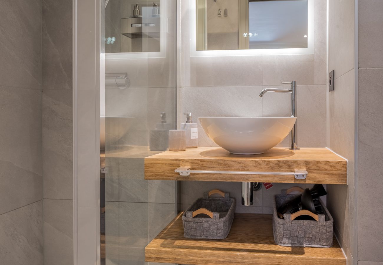 Appartement in Les Gets - Luxury,newly finished middle of town + Spa access | 8ppl | Coin Cache