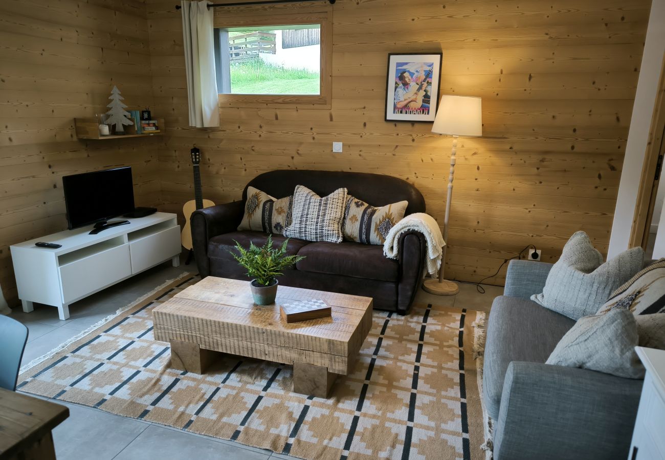 Appartement in Les Gets - Ski in Ski out - 2 ensuite Rooms | 4 ppl | -Django