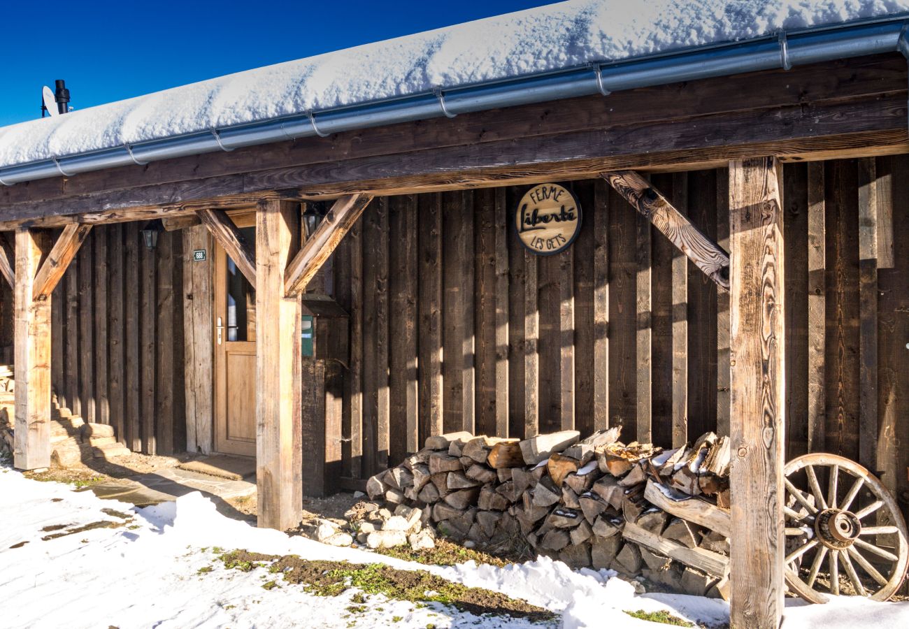 Chalet in Les Gets - Hot tub - Sauna - Minibus -Homely | 11+3 ppl | Ferme Liberte