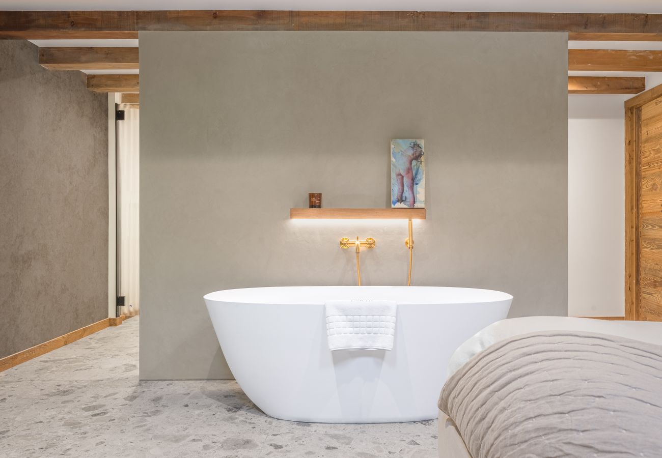 Chalet in Les Gets - Hot tub - Sauna - Minibus -Homely | 11+3 ppl | Ferme Liberte