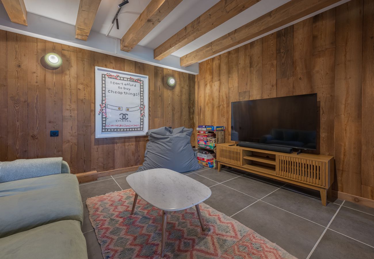 Chalet in Les Gets - Hot tub - Sauna - Minibus -Homely | 11+3 ppl | Ferme Liberte