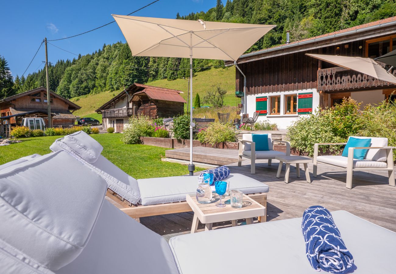 Chalet in Les Gets - Hot tub - Sauna - Minibus -Homely | 11+3 ppl | Ferme Liberte