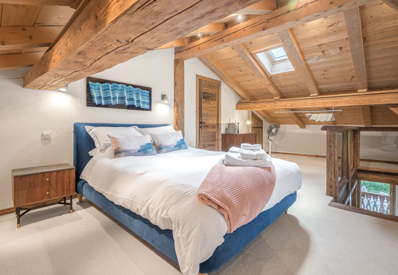 Chalet in Les Gets - Hot tub - Sauna - Minibus -Homely | 11+3 ppl | Ferme Liberte