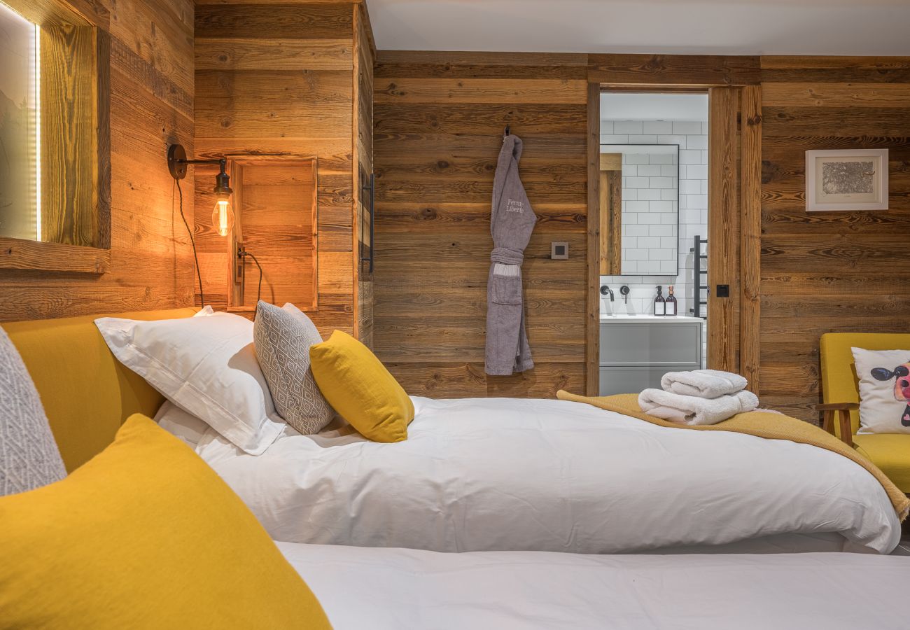 Chalet in Les Gets - Hot tub - Sauna - Minibus -Homely | 11+3 ppl | Ferme Liberte