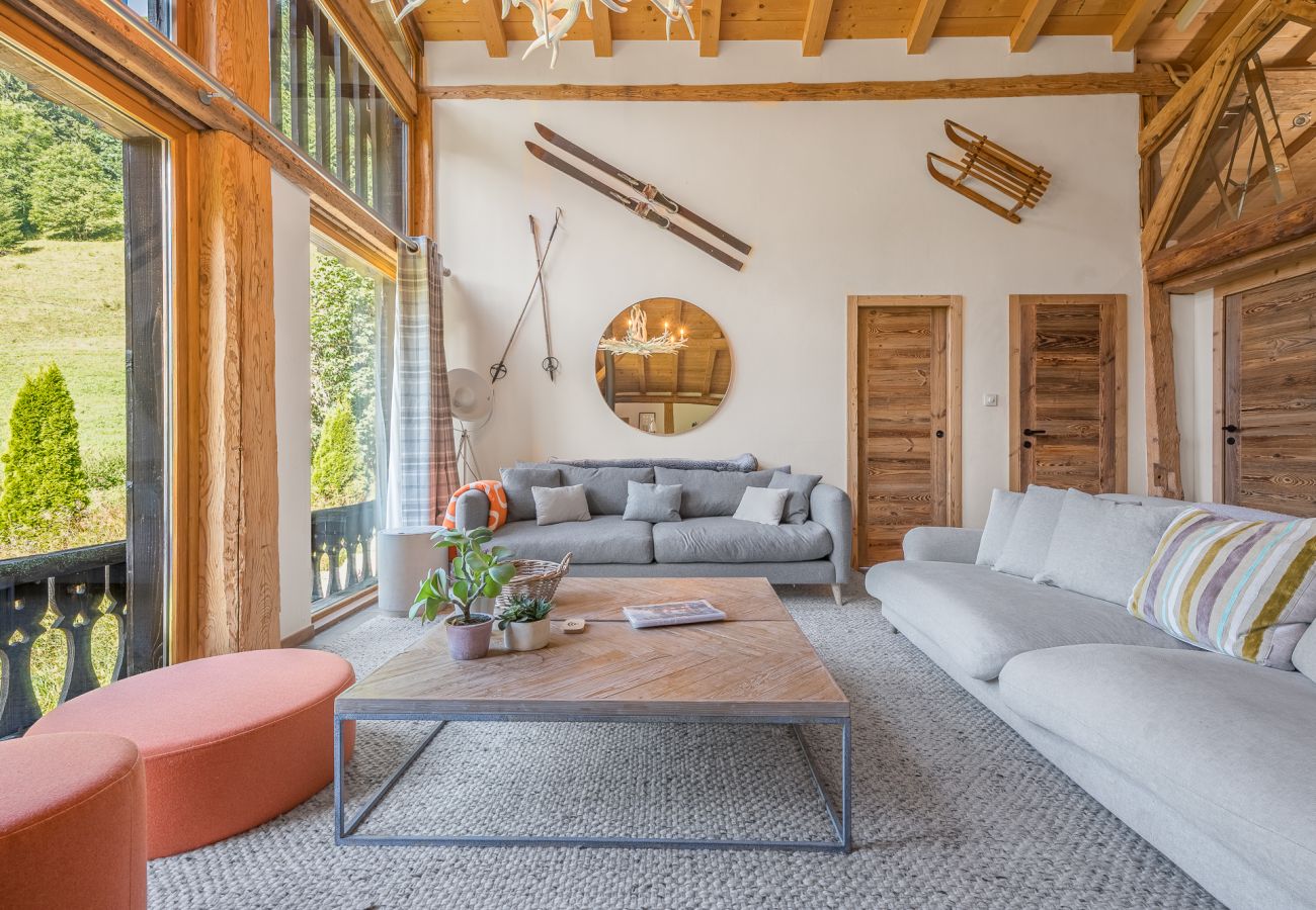 Chalet in Les Gets - Hot tub - Sauna - Minibus -Homely | 11+3 ppl | Ferme Liberte