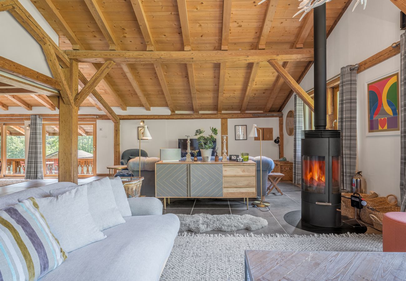 Chalet in Les Gets - Hot tub - Sauna - Minibus -Homely | 11+3 ppl | Ferme Liberte