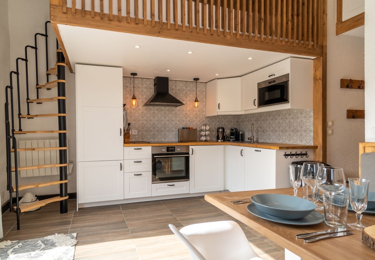 Appartement in Les Gets - Scandinavian Snug Ski In - ski out | 2+2 ppl | Loft Grizzli