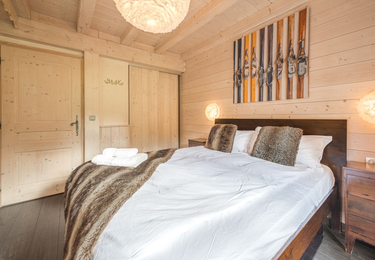 Apartment in Les Gets - Bright + Elegant + Easy walk to the piste | 8ppl | Le Cerf