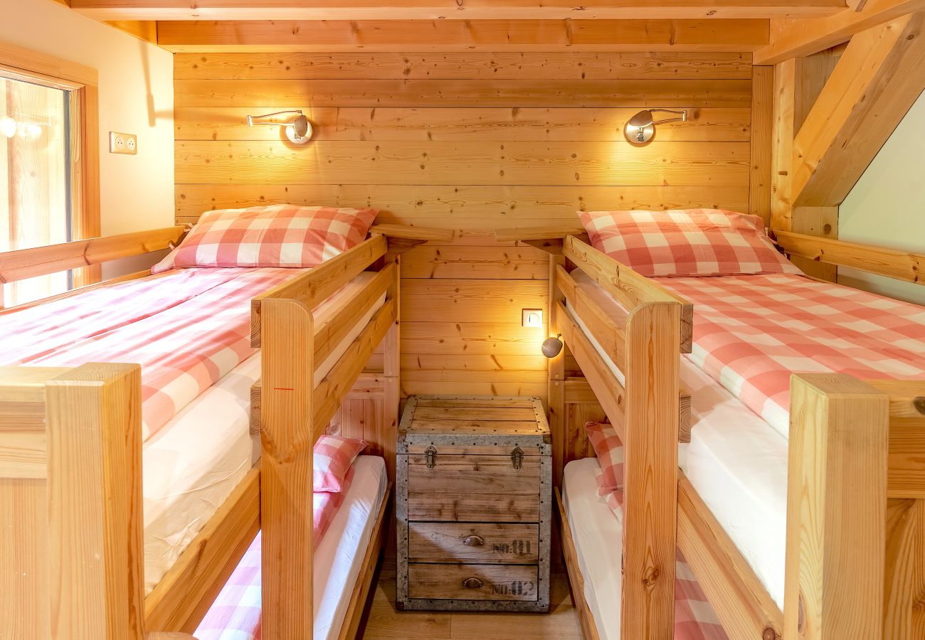 Chalet in Les Gets - Beautiful + cosy with a view | 8 ppl | Chalet Alex 