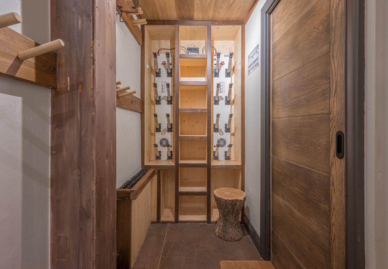 Apartment in Les Gets - Luxury,newly finished middle of town + Spa access | 8ppl | Coin Cache