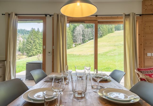 Apartment in Les Gets - Ski in Ski out - 2 ensuite Rooms | 4 ppl | Django