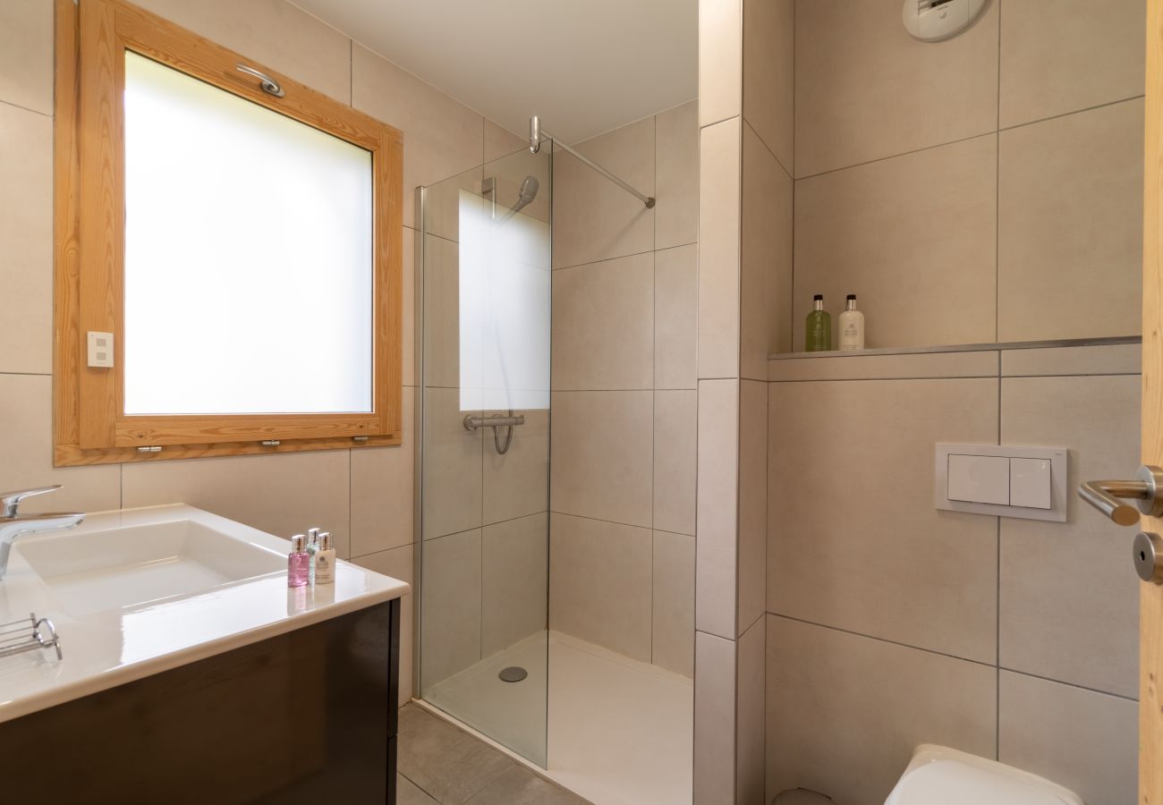 Apartment in Les Gets - Ski in Ski out - 2 ensuite Rooms | 4 ppl | -Django