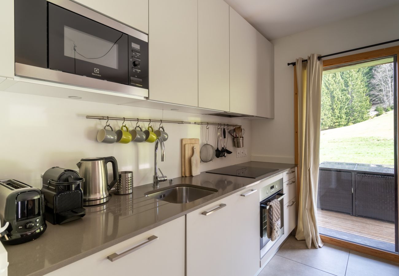 Apartment in Les Gets - Ski in Ski out - 2 ensuite Rooms | 4 ppl | -Django