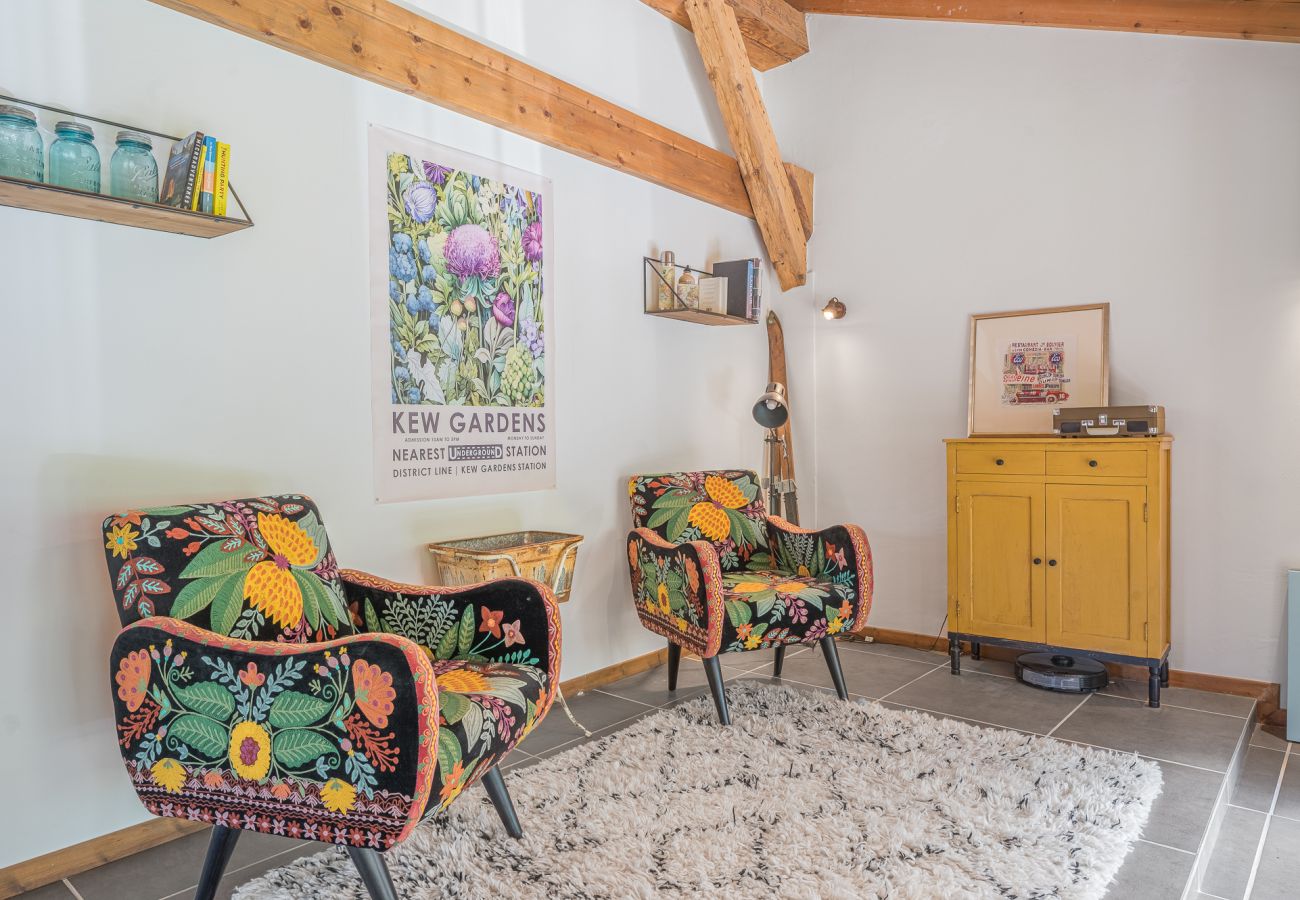 Chalet in Les Gets - Hot tub - Sauna - Minibus -Homely | 11+3 ppl | Ferme Liberte