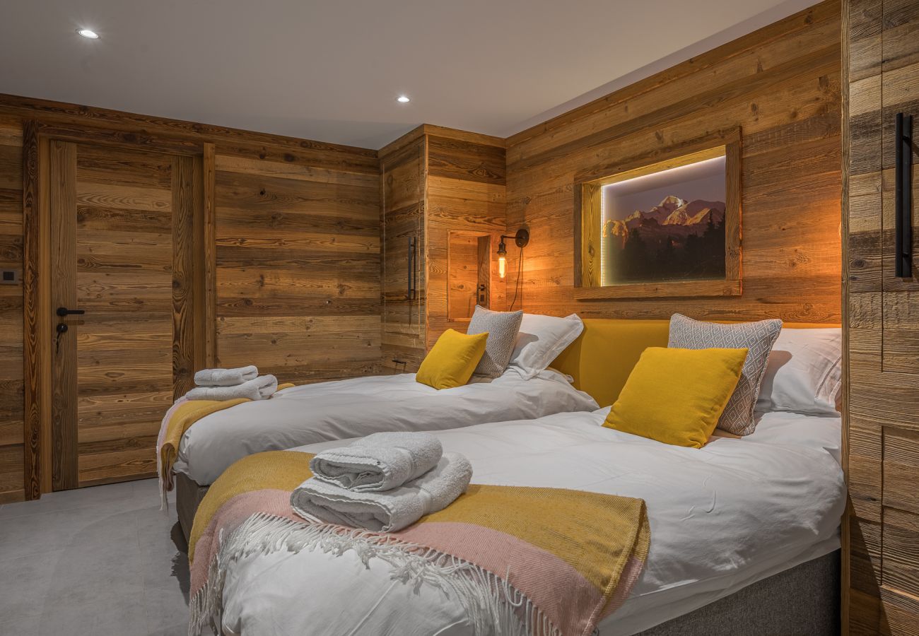 Chalet in Les Gets - Hot tub - Sauna - Minibus -Homely | 11+3 ppl | Ferme Liberte