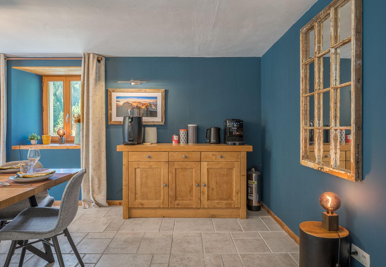 Chalet in Les Gets - Hot tub - Sauna - Minibus -Homely | 11+3 ppl | Ferme Liberte