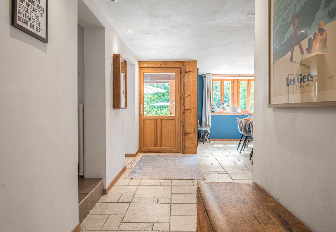 Chalet in Les Gets - Hot tub - Sauna - Minibus -Homely | 11+3 ppl | Ferme Liberte