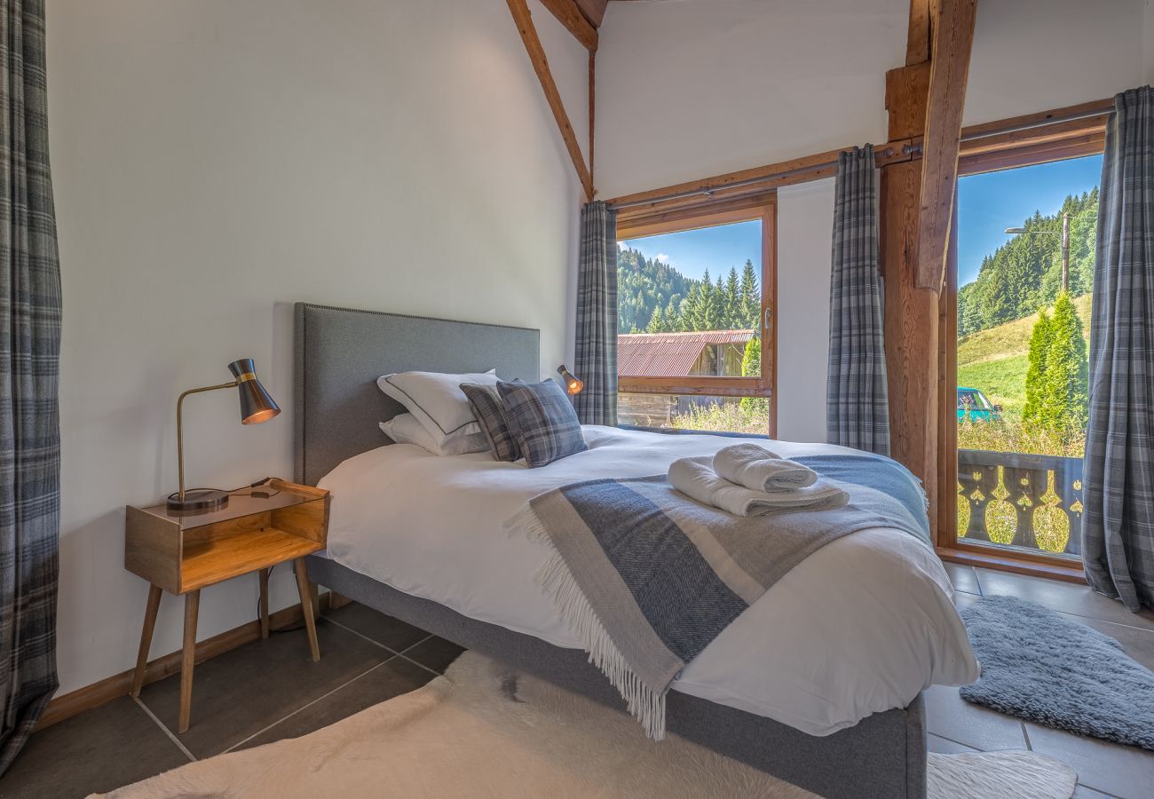 Chalet in Les Gets - Hot tub - Sauna - Minibus -Homely | 11+3 ppl | Ferme Liberte