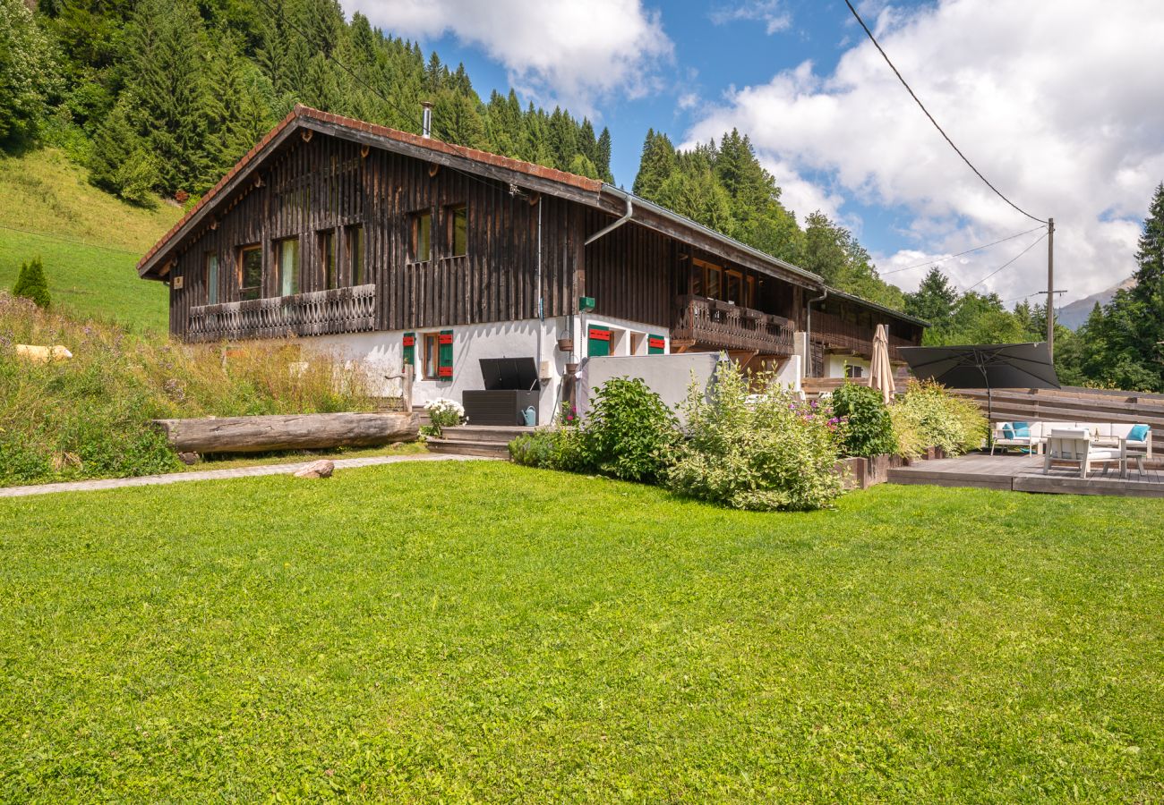 Chalet in Les Gets - Hot tub - Sauna - Minibus -Homely | 11+3 ppl | Ferme Liberte