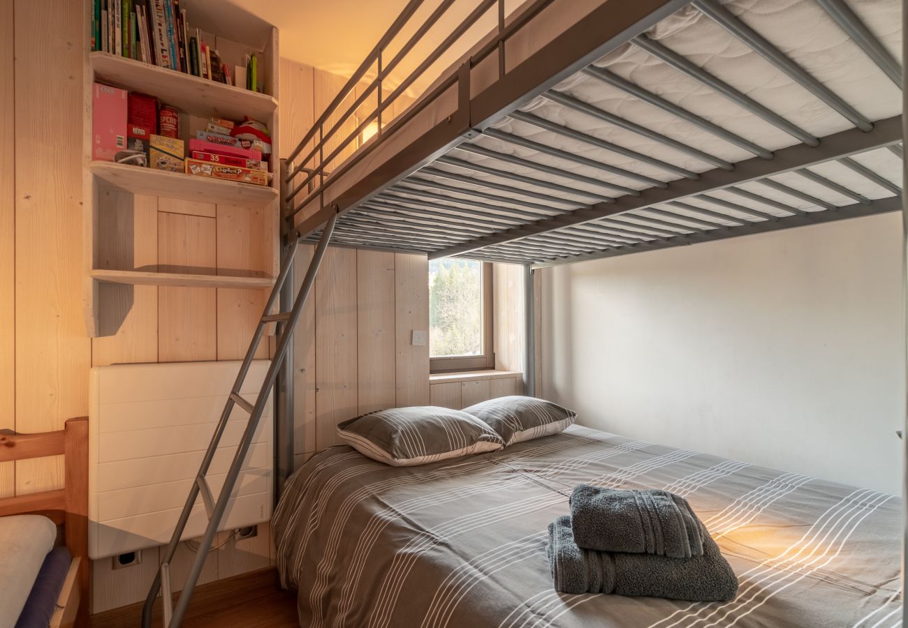 Apartment in Les Gets - EPIC views, Ski in, ski out | 5 ppl | Apart Grizzli 