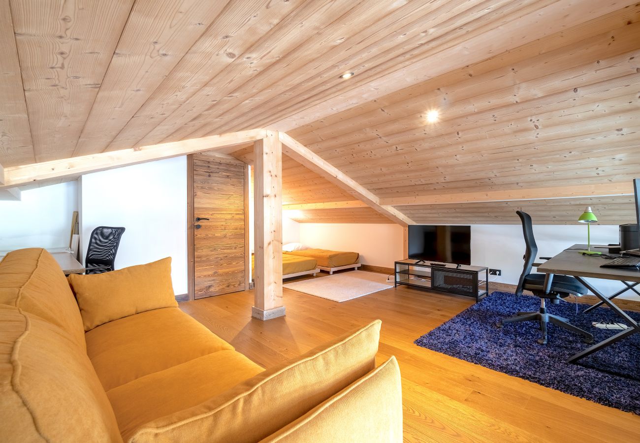 Apartment in Les Gets - Stunning vista with large Hot Tub balcony | 10ppl | Le Rocher