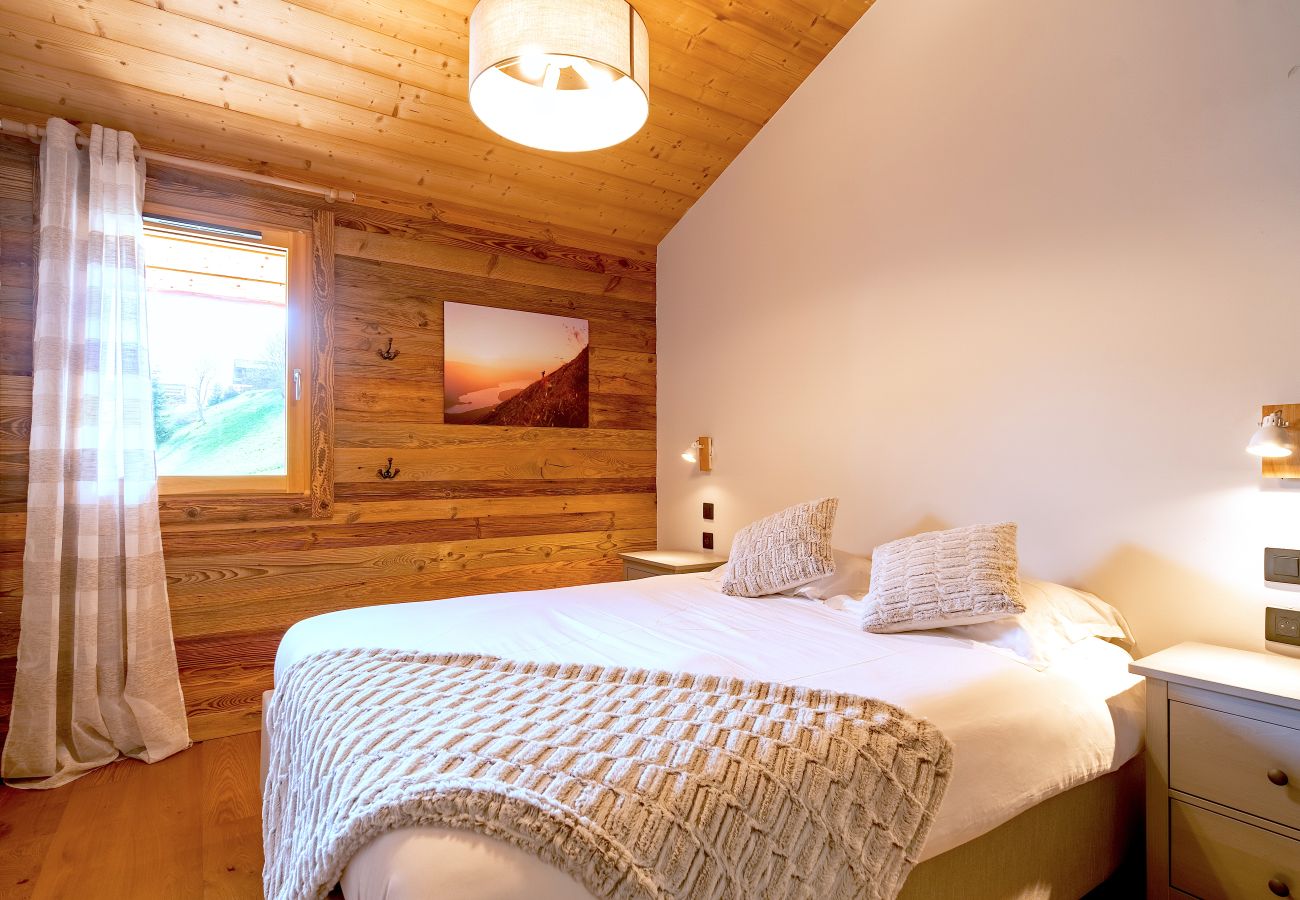 Apartment in Les Gets - Stunning vista with large Hot Tub balcony | 10ppl | Le Rocher