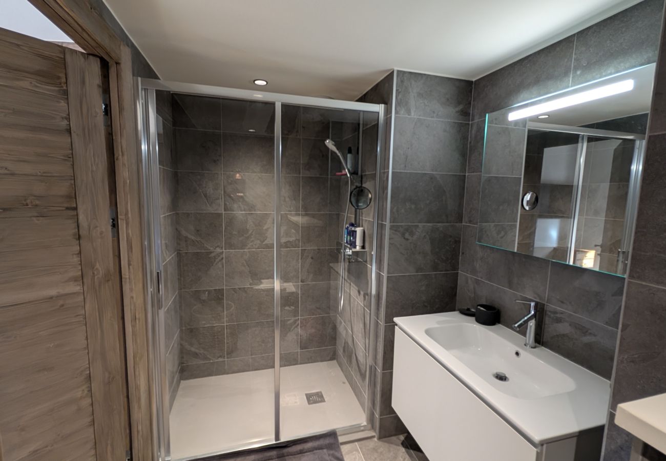 Apartment in Les Gets - Central Penthouse with Luxury Feel and Fireplace | 10+1ppl |Norma Jeane